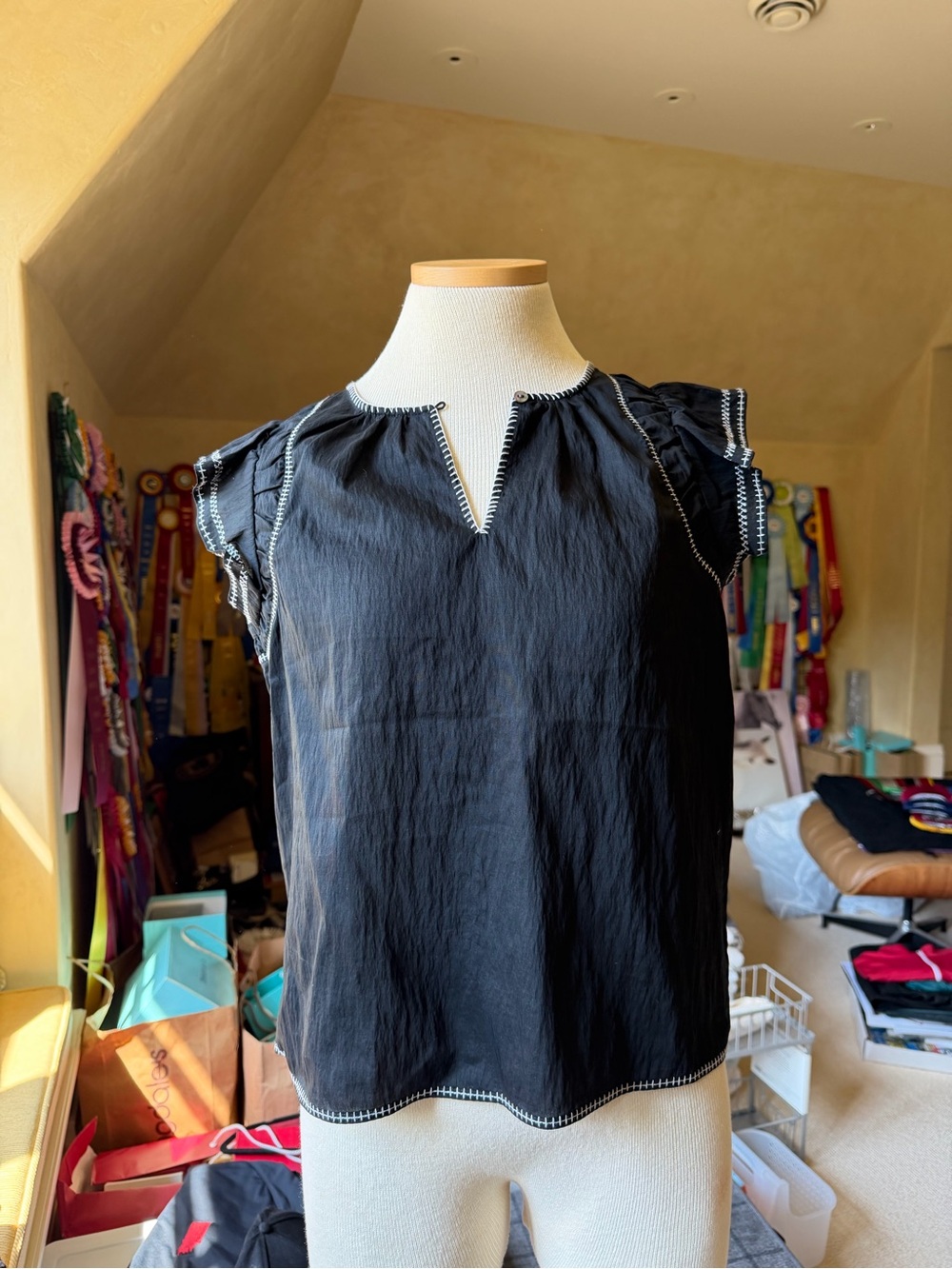 Rails Black Split-Notch Flutter Sleeve Blouse